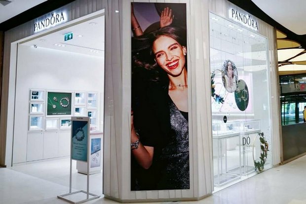 ร้านเครื่องประดับของ Pandora ในห้างสรรพสินค้า